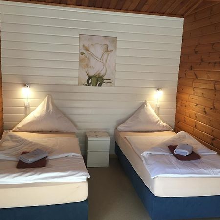 Abb Sportcenter Gaensefurth, Doppelzimmer Ohne Kueche, Standard Doppelzimmer Mit Kueche Hecklingen  Ngoại thất bức ảnh
